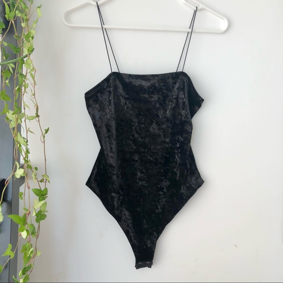 5/$20 Black velvet bodysuit, size Small - Picture 1 of 10